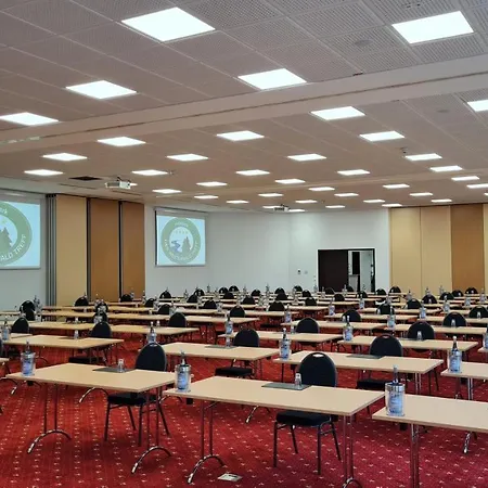 酒店 韦斯特瓦特里夫德尔帕克酒店 3*