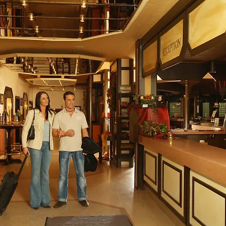 酒店 韦斯特瓦特里夫德尔帕克酒店 Oberlahr